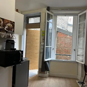 https://charmant-studio-spacieux.fr-paris.fr